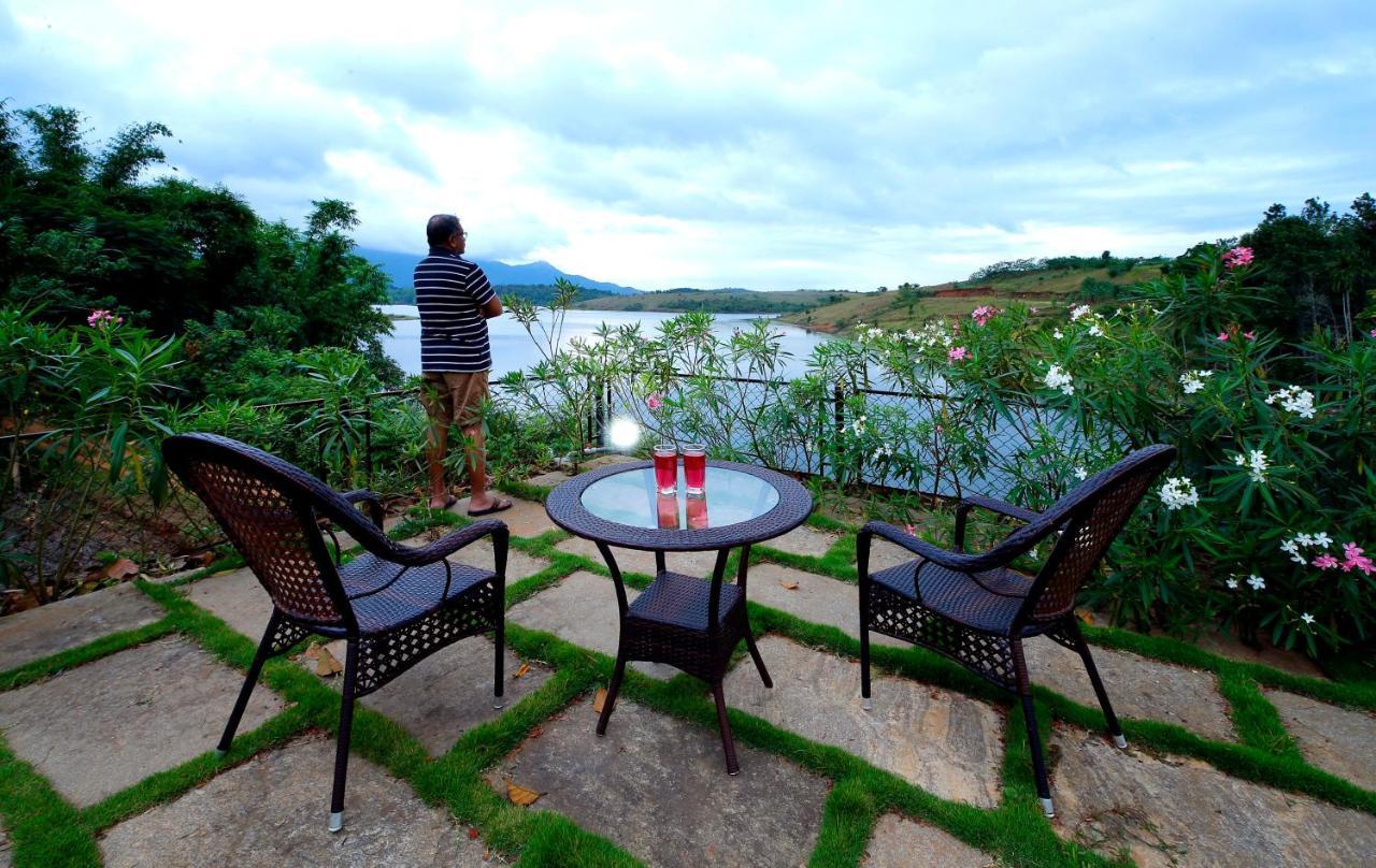 Vista Del Lago Hotell Ambalavayal Eksteriør bilde